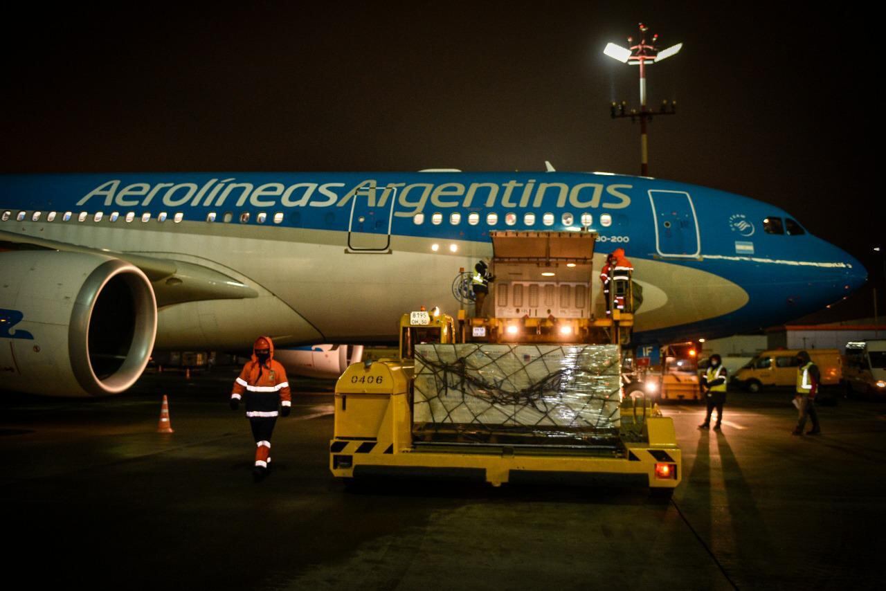 El avión de Aerolíneas Argentina con las vacunas Sputnik V arribará a Ezeiza el jueves en la mañana. - Presidencia de la Nación