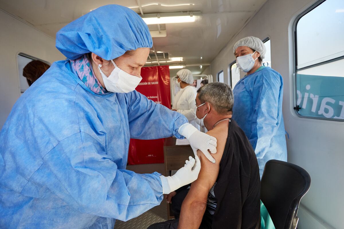 Vacuna antigripal: Las Heras inició la campaña de inoculación en personal estratégico