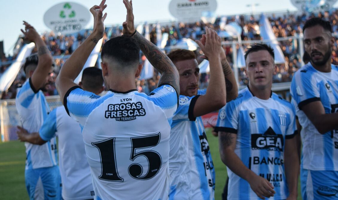 Racing ya está en Santiago del Estero a la espera del partido con River (Foto: Prensa CAR).