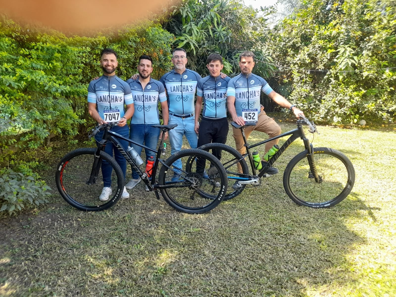 Pedalistas de Arroyito en el Trasmontaña en Tucumán