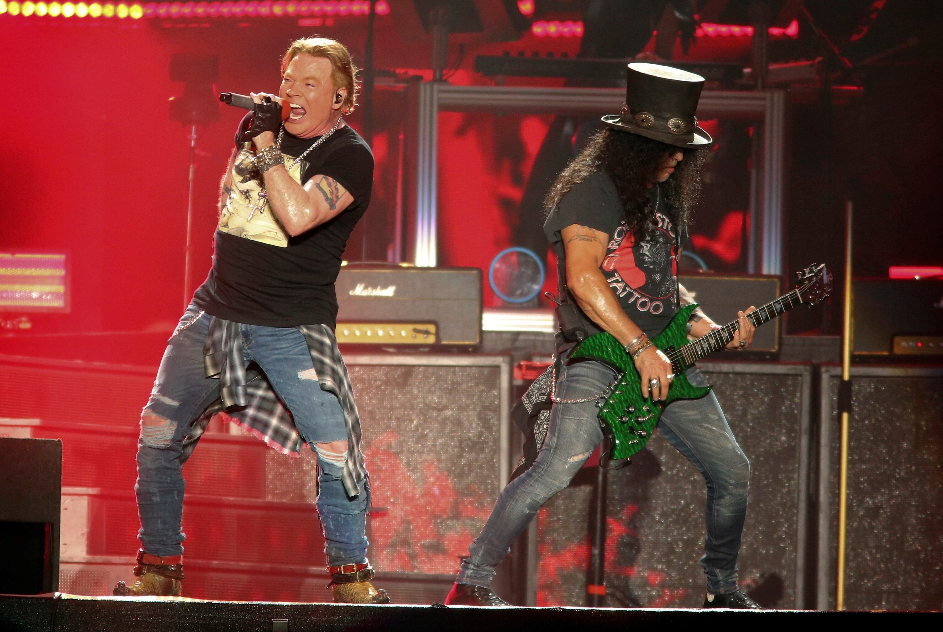 Axl Rose y Slash de Guns N' Roses harán un recietal en el país. (Foto: AP)