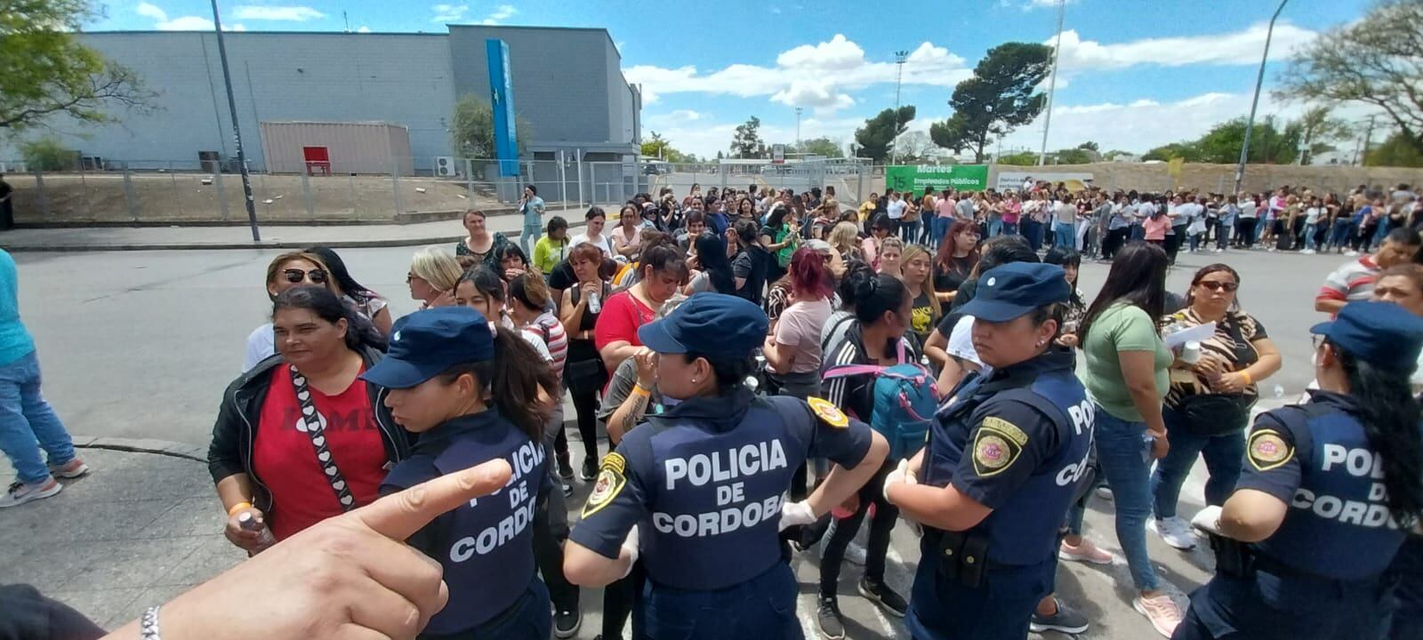 El Soelsac lleva a cabo una asamblea en los predios de Forja, convocada por la conducción del gremio que lidera Sergio Fittipaldi. Los opositores la consideran ilegal. (Pedro Castillo/La Voz)