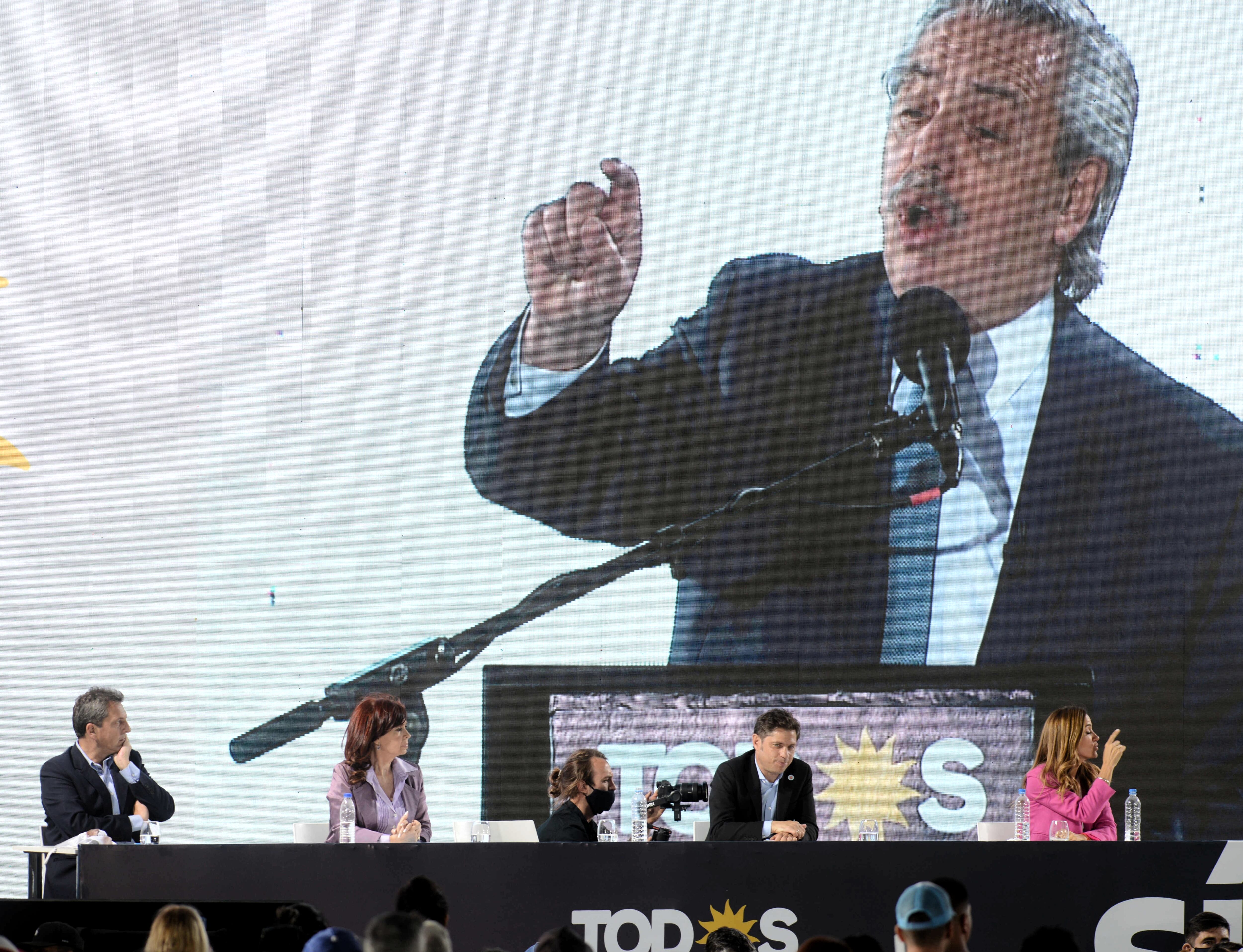 Cierre de campaña del Frente de Todos en el parque municipal Néstor Kirchner de Merlo. (Foto: Clarín)