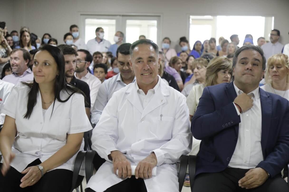 Gabriela Lafi y Fabián Mora asumieron la dirección del Hospital Schestakow.