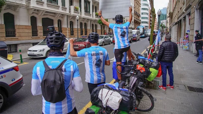 Entrerrianos a Qatar en bici