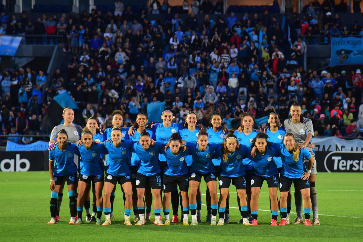 Talleres felicitó a Belgrano por la obtención del título en Primera del fútbol femenino