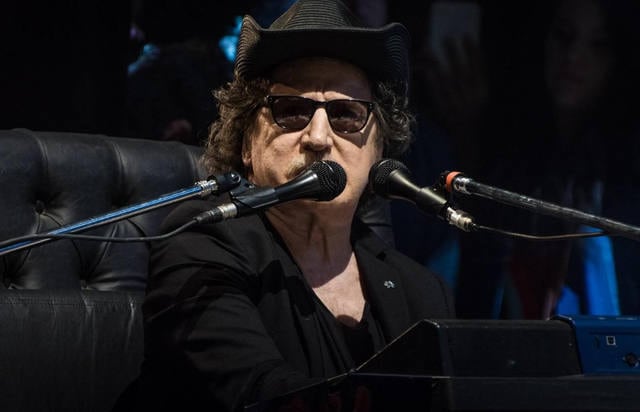 Charly García fue homenajeado por Wos en su nuevo álbum “Descartable”