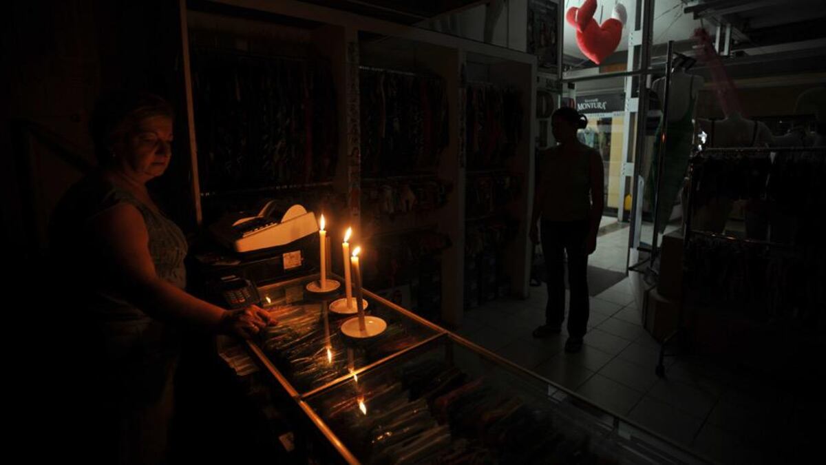 Corte de luz masivo en Córdoba: uno por uno, los casi 20 barrios que se quedan sin electricidad