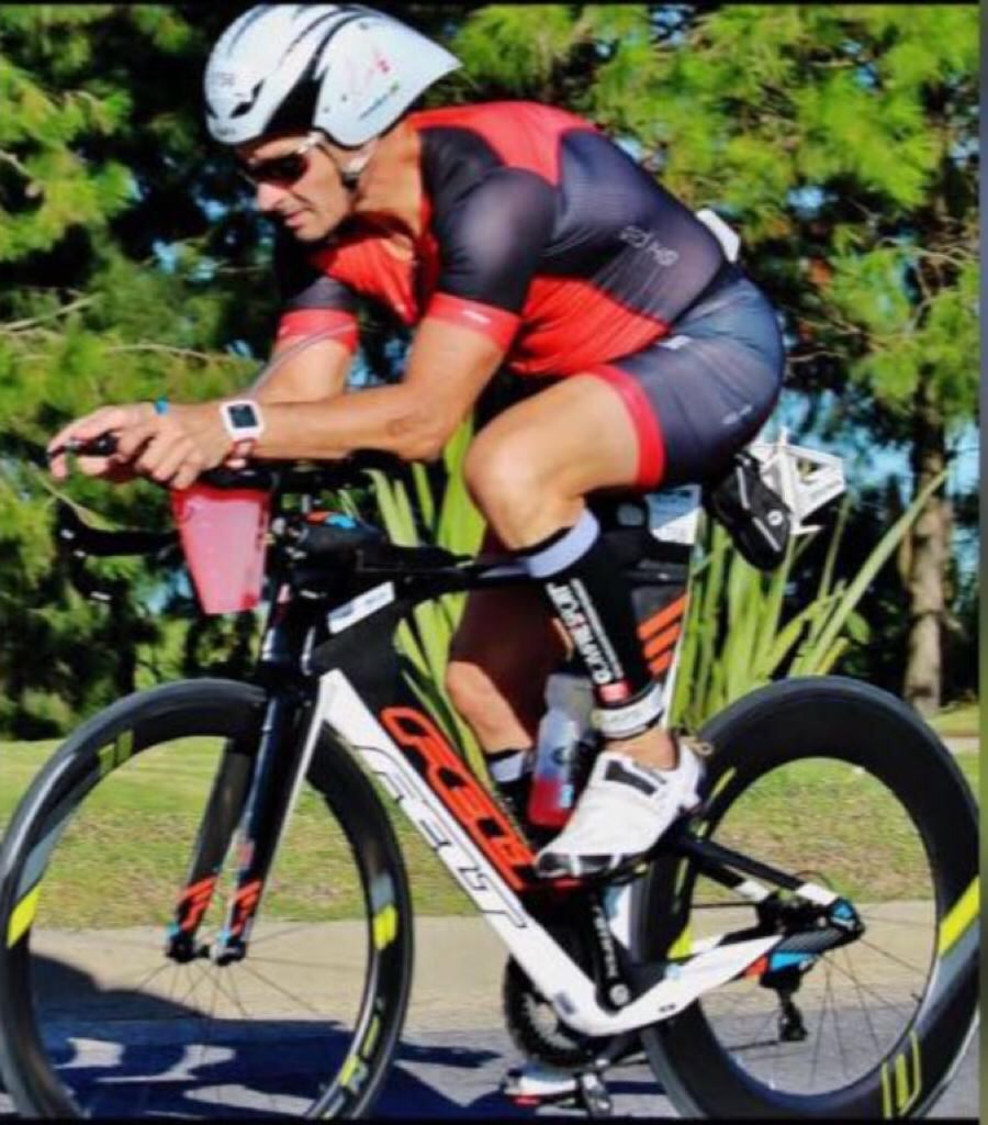 Atletas de Arroyito en el Half Triatlón en Termas de Rio Hondo