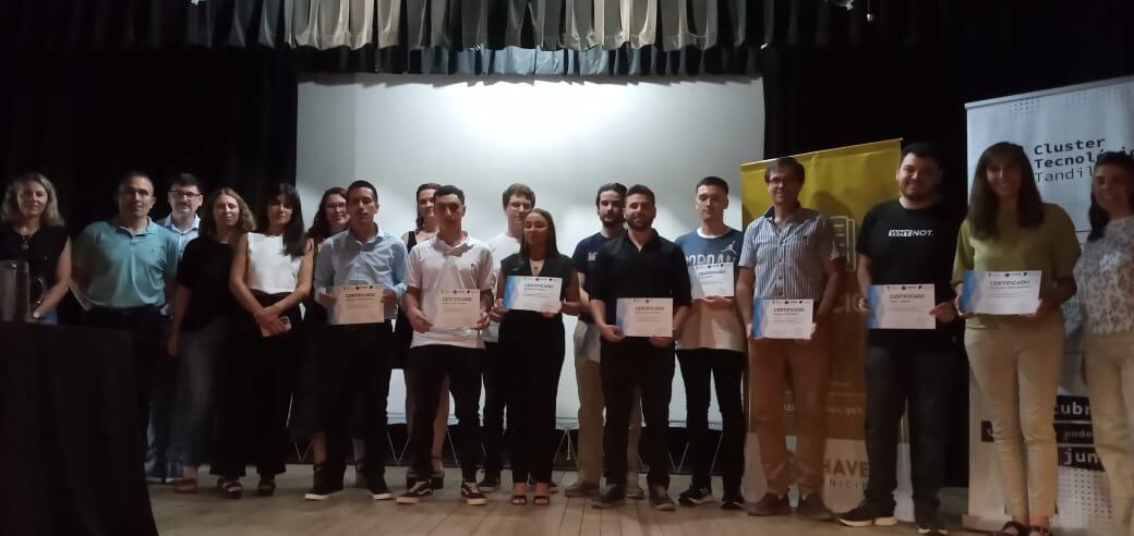 graduación de la primera cohorte de estudiantes de la carrera Desarrollador Web Full Stack