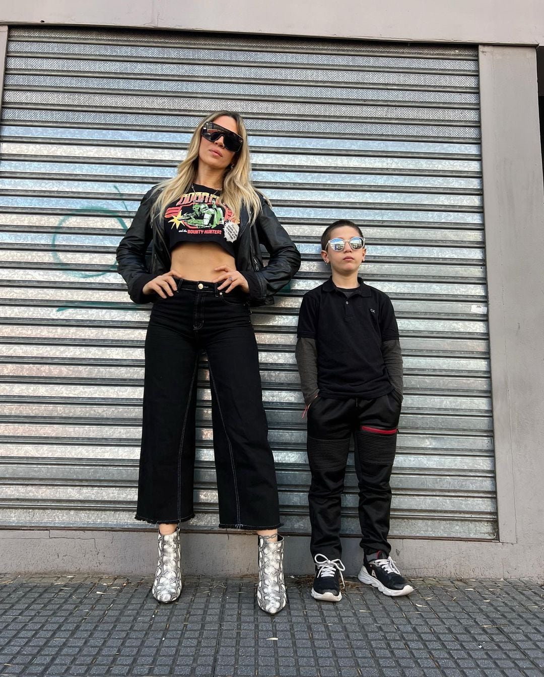 Jimena Barón y su hijo Morrison posaron a puro rock durante la grabación del nuevo disco de “La Cobra”.