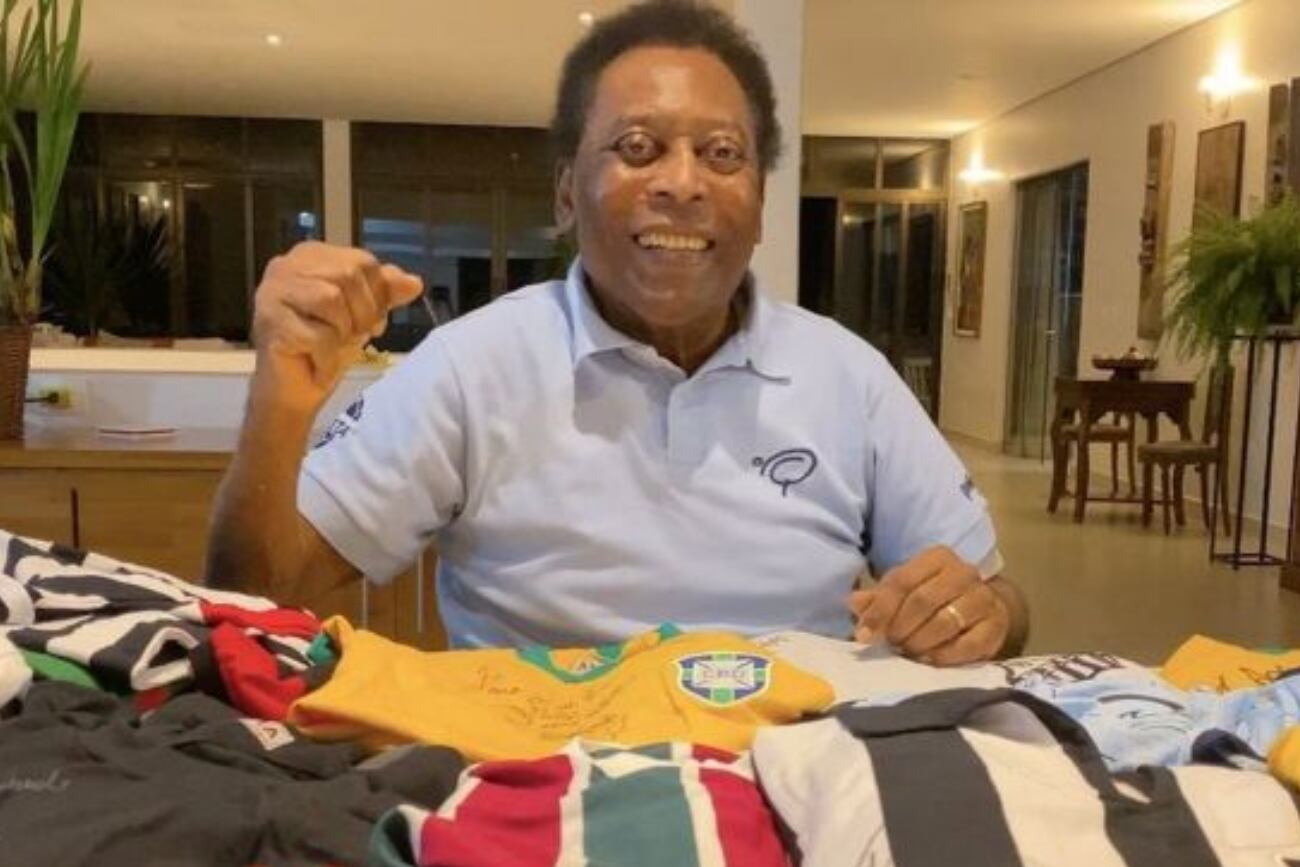 Pelé llevó tranquilidad al mundo sobre su estado de salud.