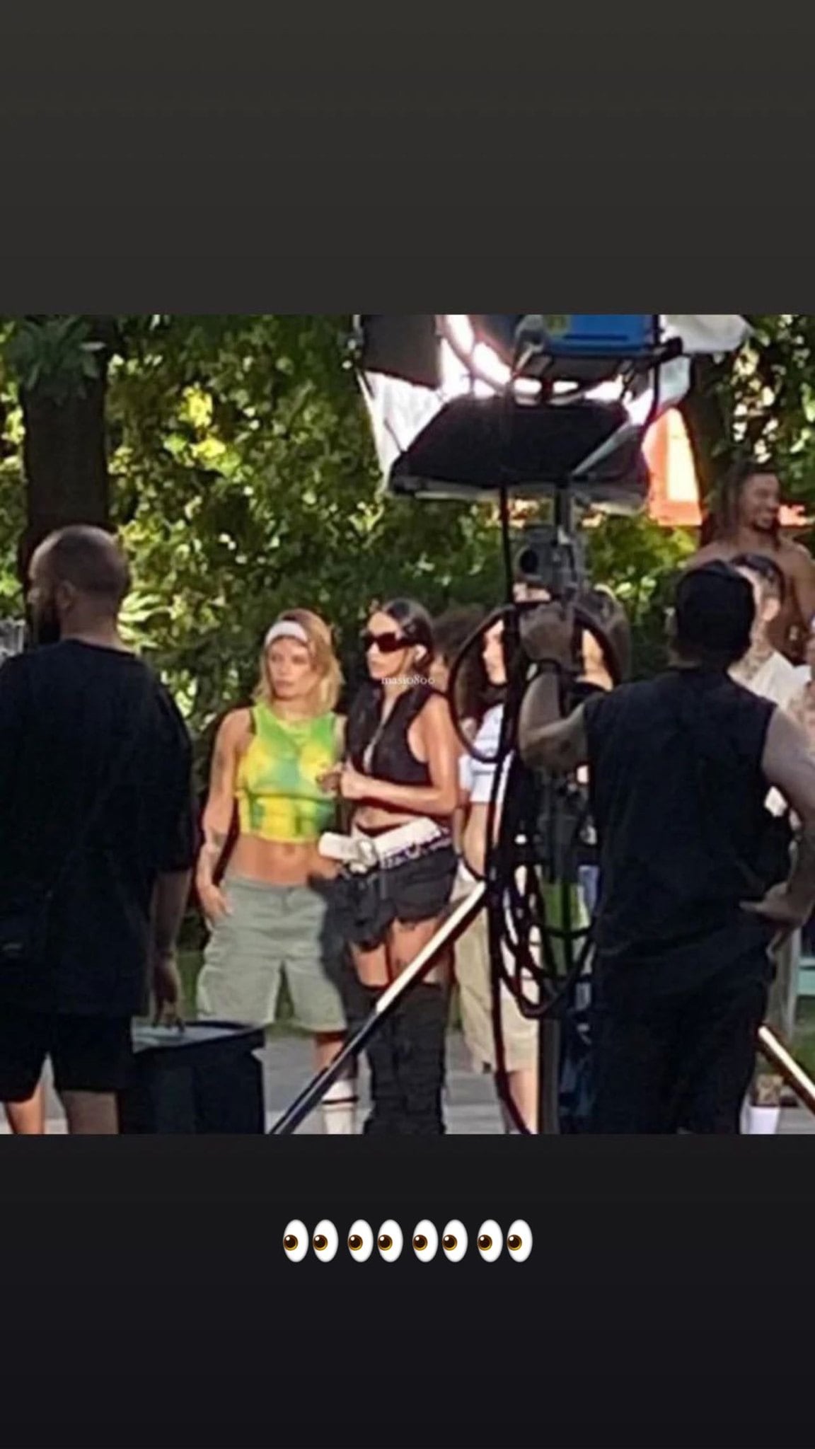 María Becerra durante su videoclip grabado en Villa Lugano.