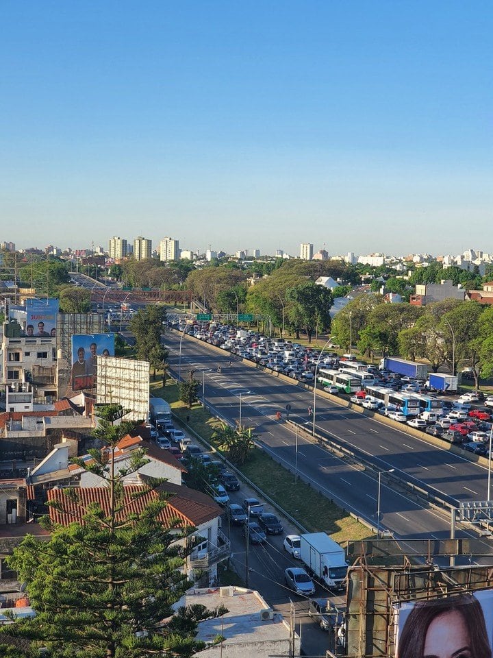 Caos de tránsito en la Avenida General Paz