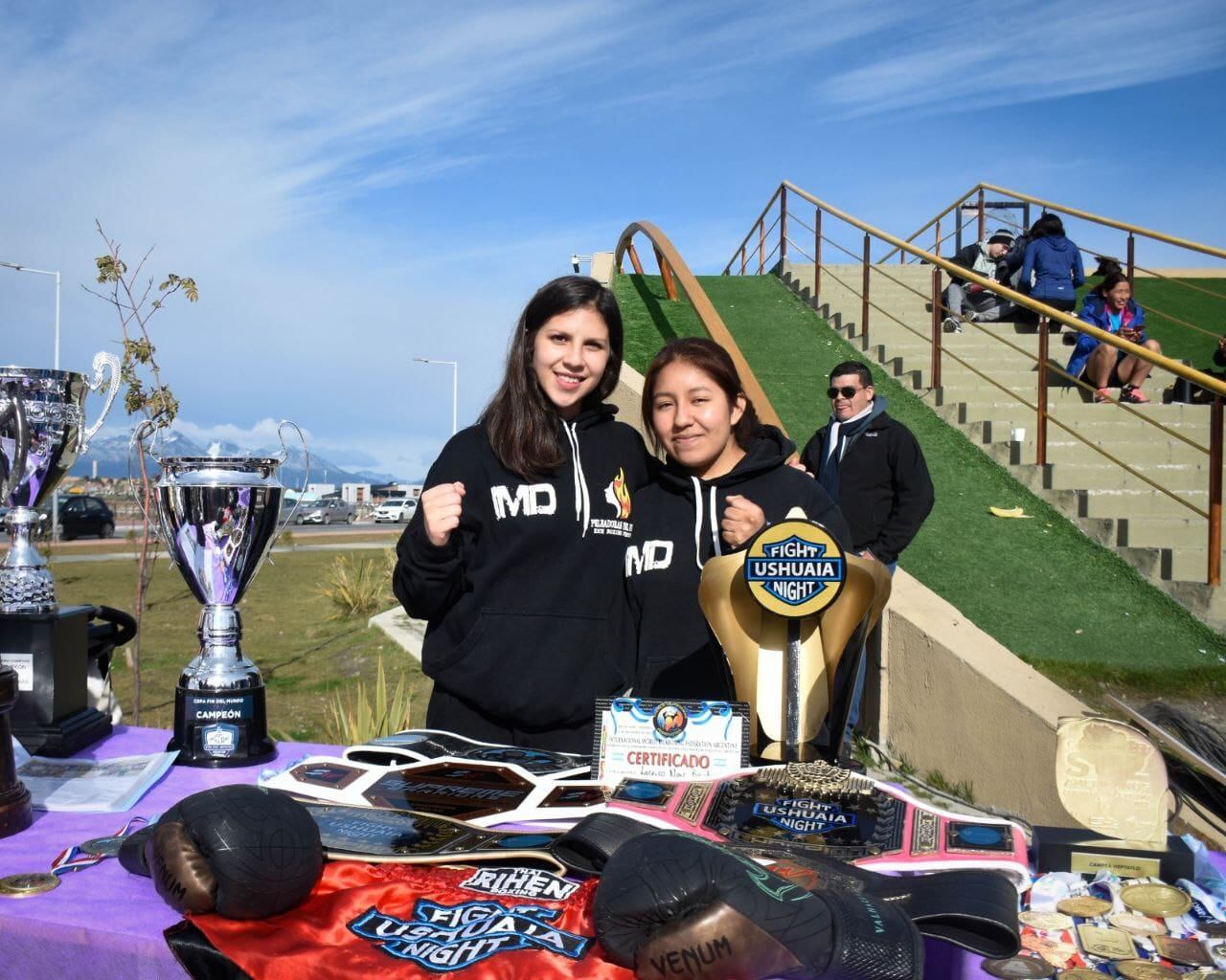 Reconocen en Ushuaia a mujeres deportistas