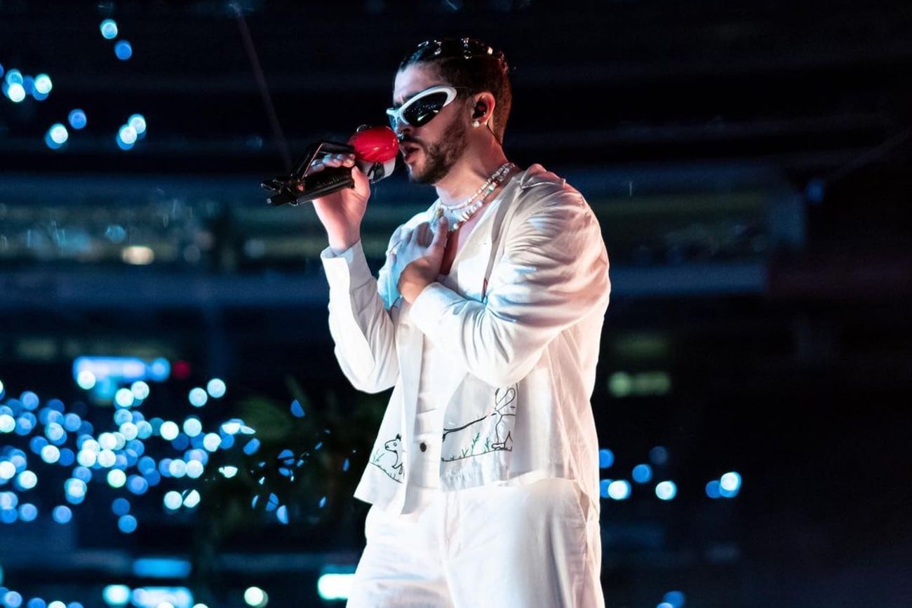 Bad Bunny en el Yankee Stadium donde recibió su premio VMAs a "Artista del año" (Foto: @heyimjomar)