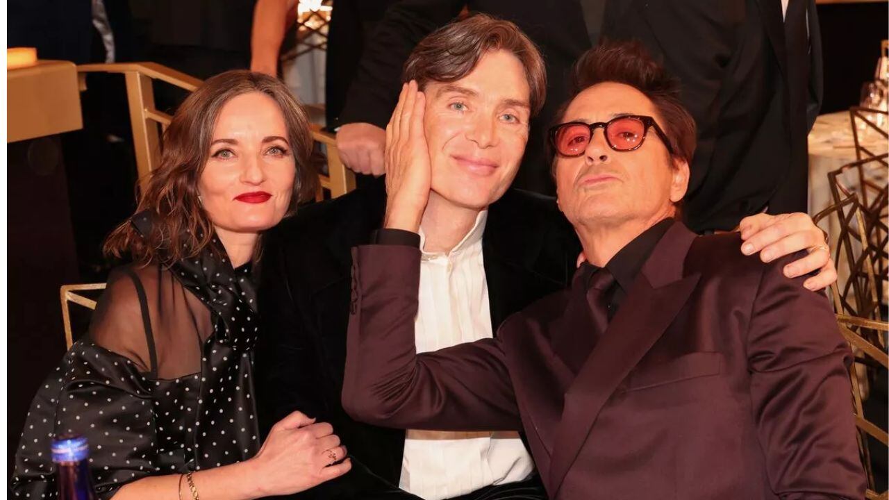 Cillian Murphy con su esposa y Robert Downey Jr en la temporada de premiaciones por Oppenheimer.