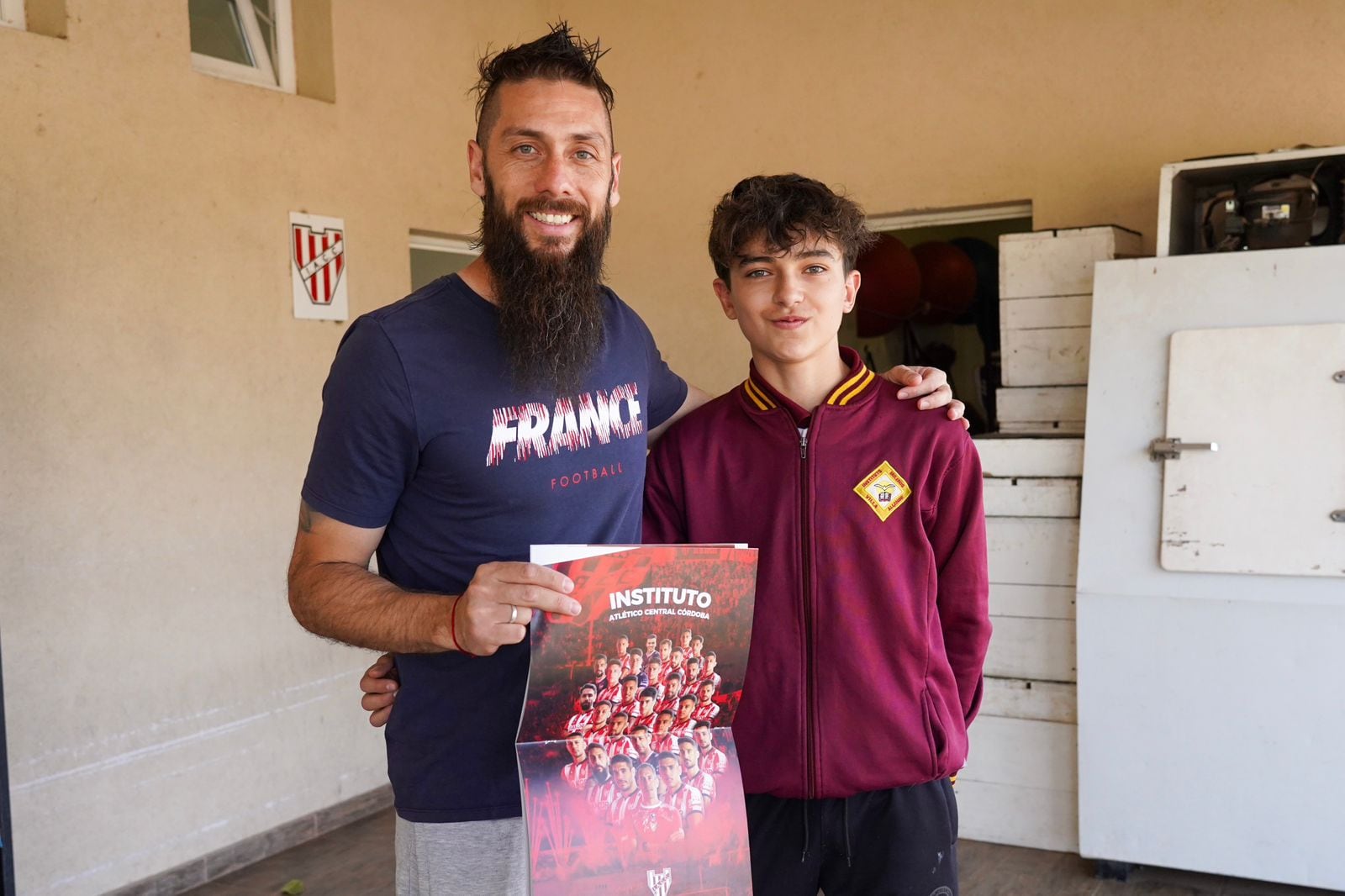 Jano Conti junto a Ezequiel Parnisari.