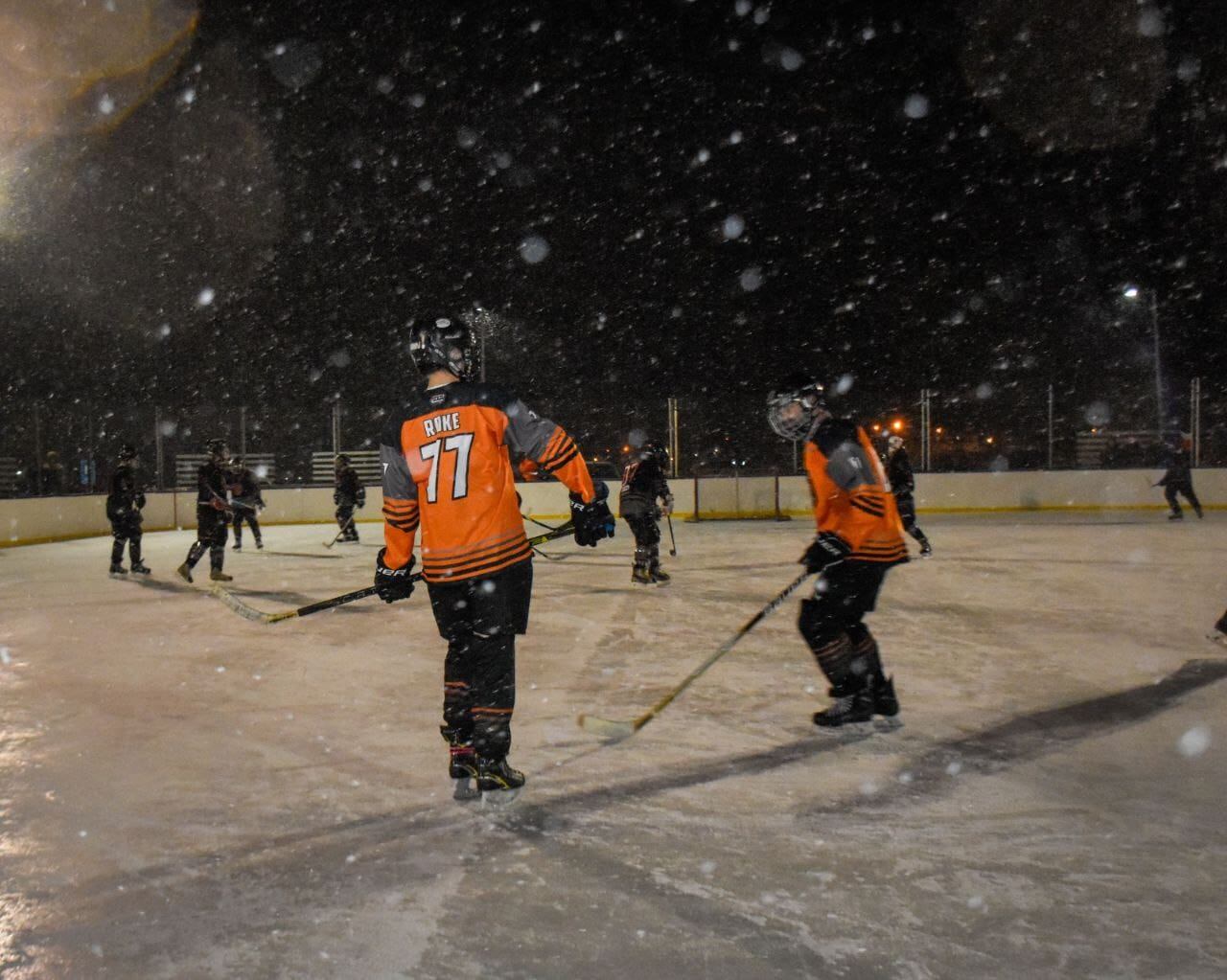 Autoridad nacional asistió a la Copa Fin del Mundo de Hockey sobre hielo