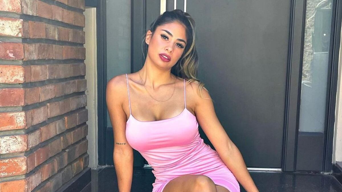 El vestido transparente que Daniela Celis, de Gran Hermano, llevó a Lollapalooza ahora se llama “Pestañela”
