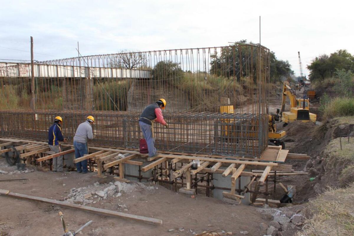 Delincuentes arrasaron con las herramientas en una obra en construcción