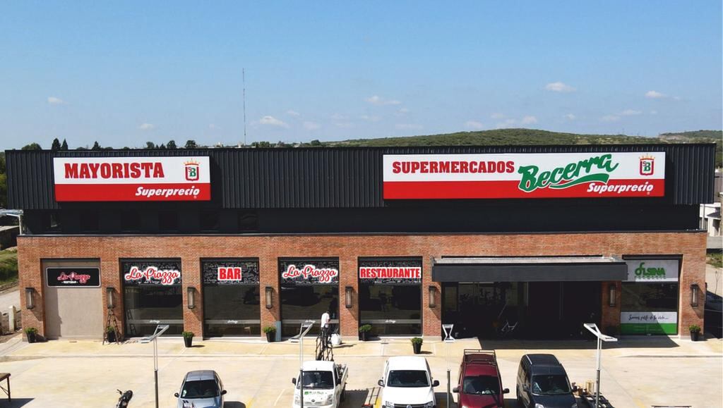 Supermercado Becerra firmó un convenio con el Gobierno de Alta Gracia.