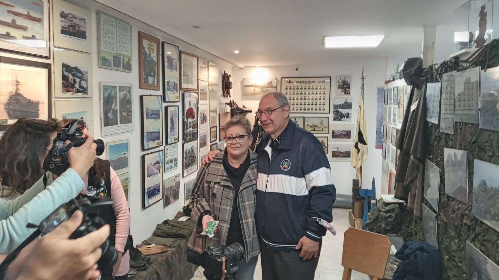 VGM Silvia Barrera se reencontró con el VGM Márquez, quien se desempeñó como doctor en el Buque Hospital A.R.A "Almirante Irizar".