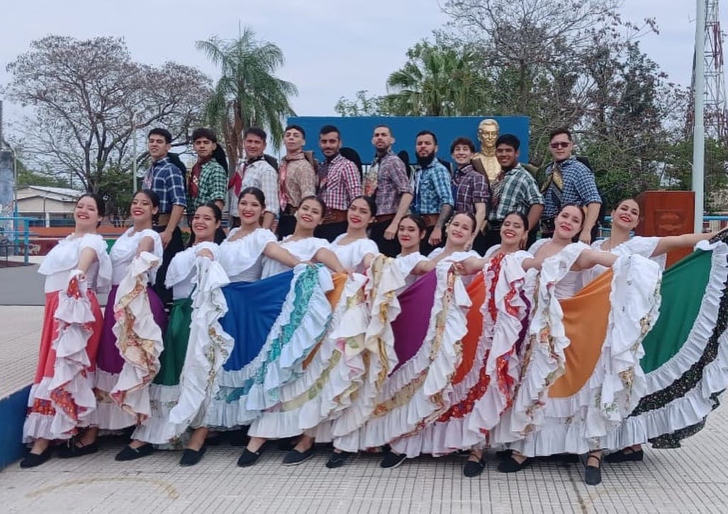 Grupo Folclórico Danzares