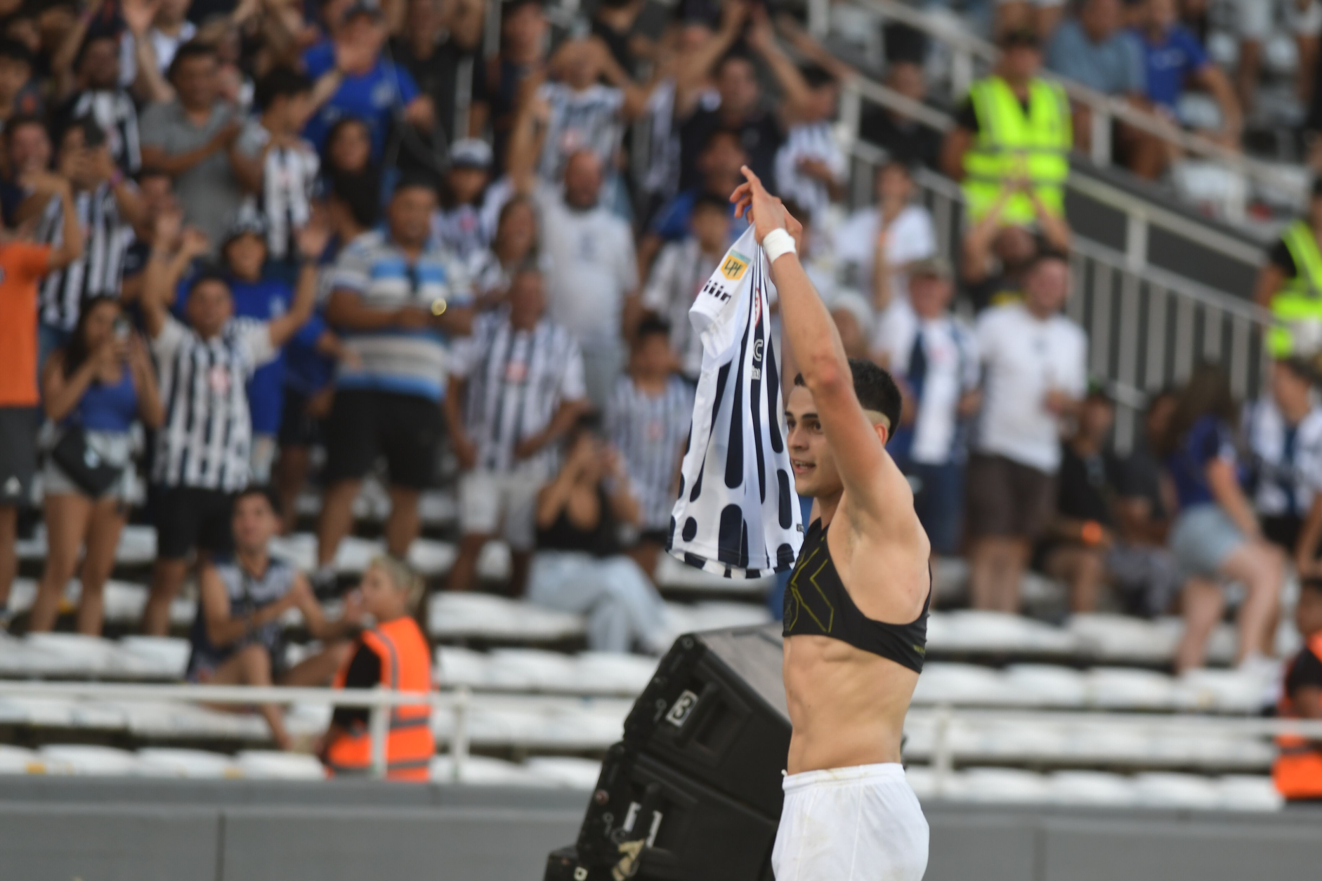 Ramón Sosa celebra su gol en el Kempes (Ramiro Pereira / La Voz)