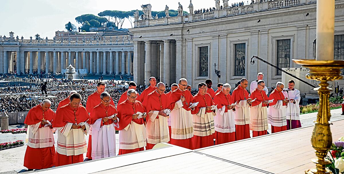 El Vaticano autorizó que se pueda bendecir a las parejas del mismo sexo
