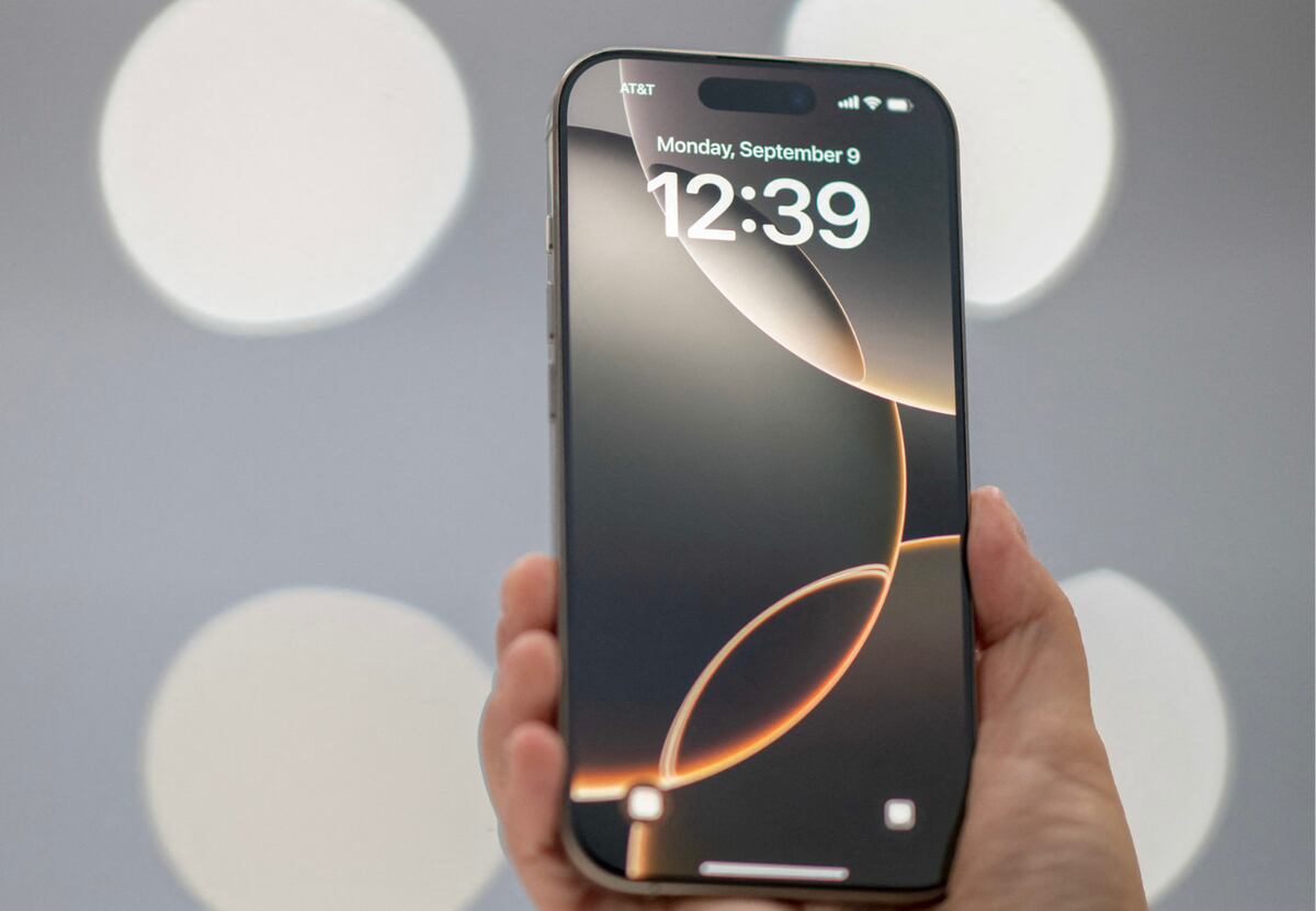 ¿Conviene comprarlo en el exterior y traerlo a Argentina?: esto es lo que cuesta un iPhone 16 sin impuestos
