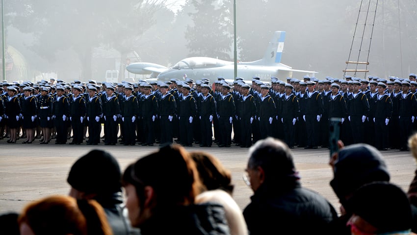 Entrega de uniformes y juramento de fidelidad a la Bandera en la ESSA