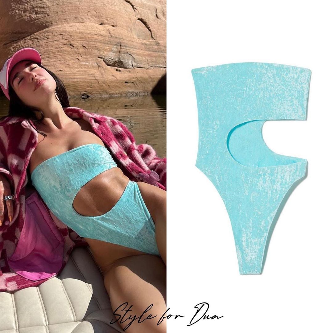 Dua Lipa cautivó desde el suelo y con una trikini de color celeste 