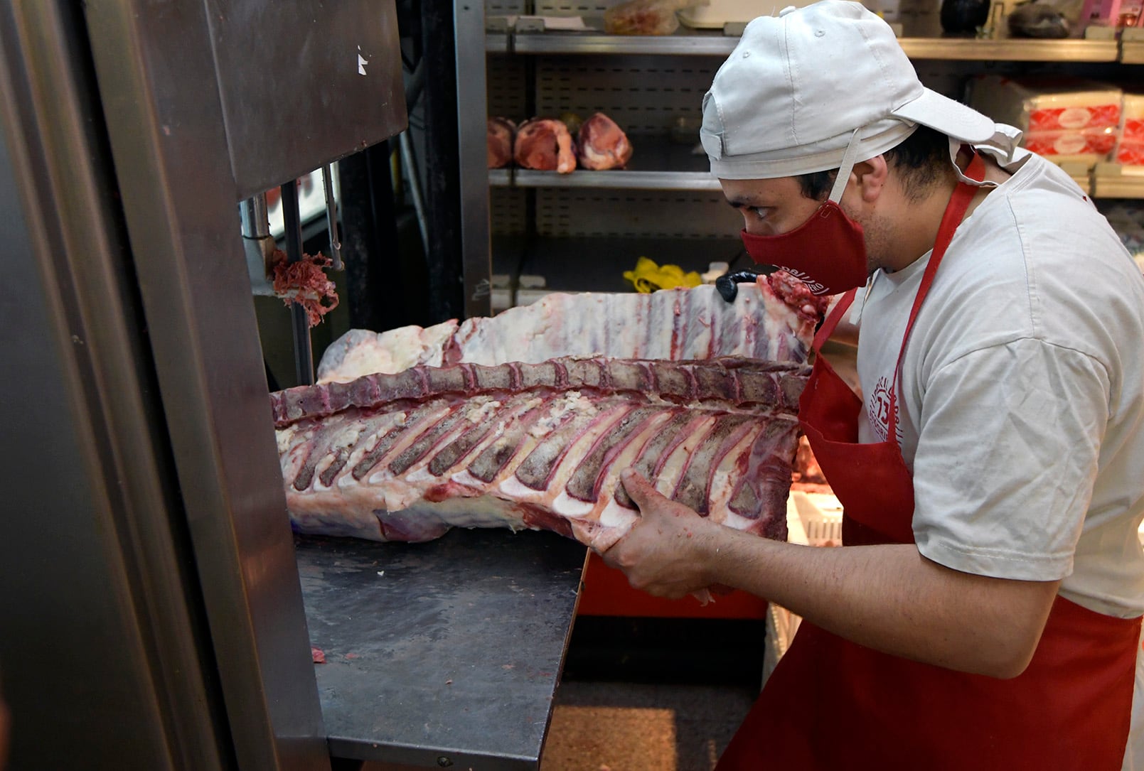 Los frigoríficos que no cumplan con lo pactado sobre el abastecimiento del mercado interno y sus precios, no podrán exportar.