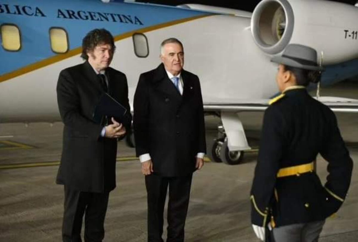 LLego Milei y fue recibido por Jaldo y Chahla