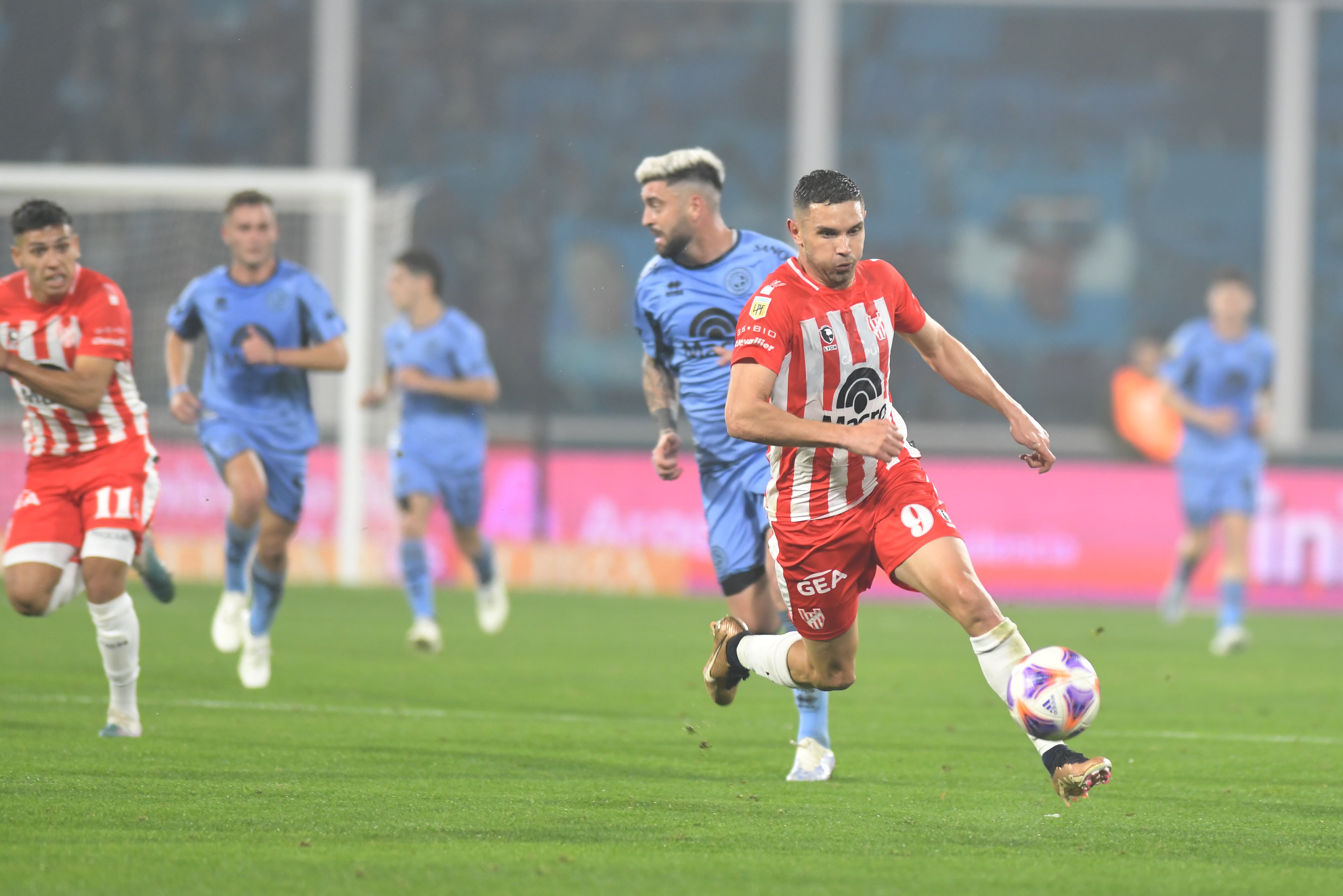 Instituto y Belgrano se enfrentaron en el estadio Mario Alberto Kempes, por la fecha 22 de la Liga Profesional. (Javier Ferreyra y Ramiro Pereyra / La Voz)