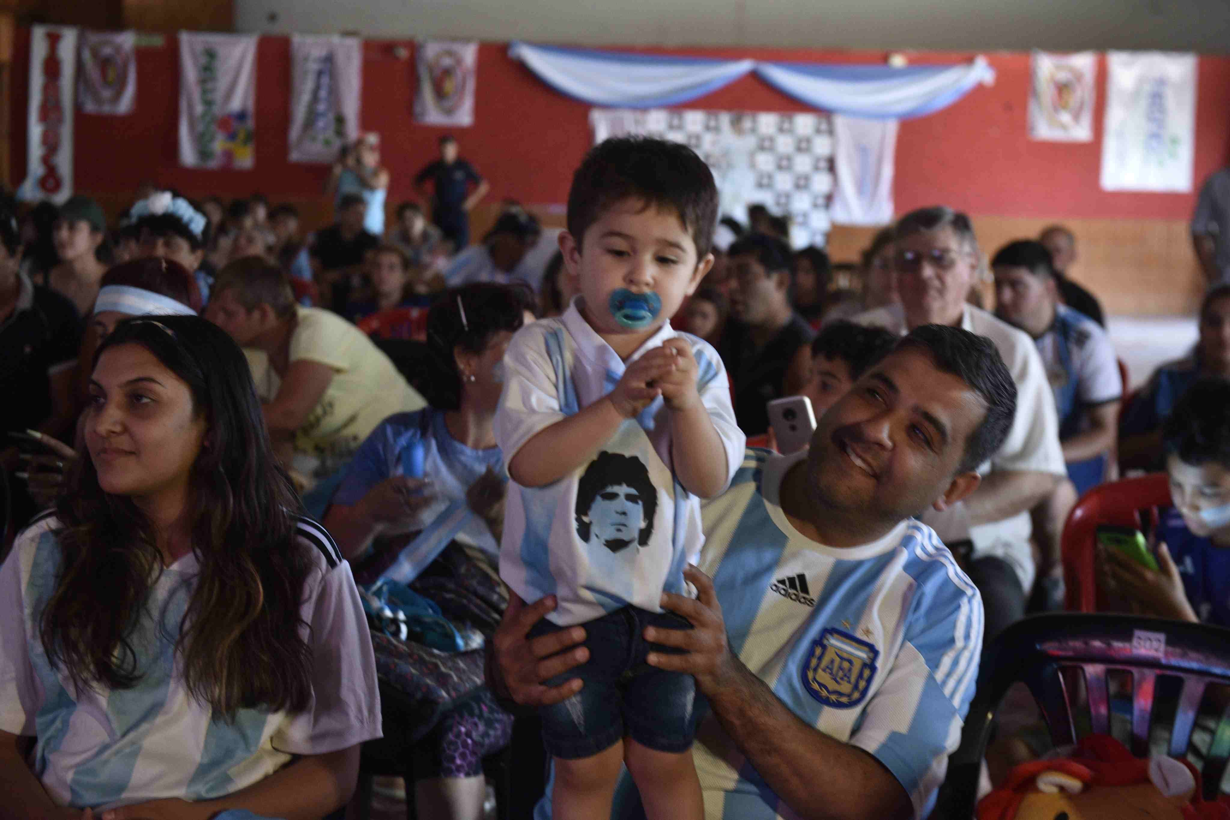 Así vive Calchín, tierra de Julián Álvarez, la final del Mundial Qatar 2022. (José Gabriel  Hernández)