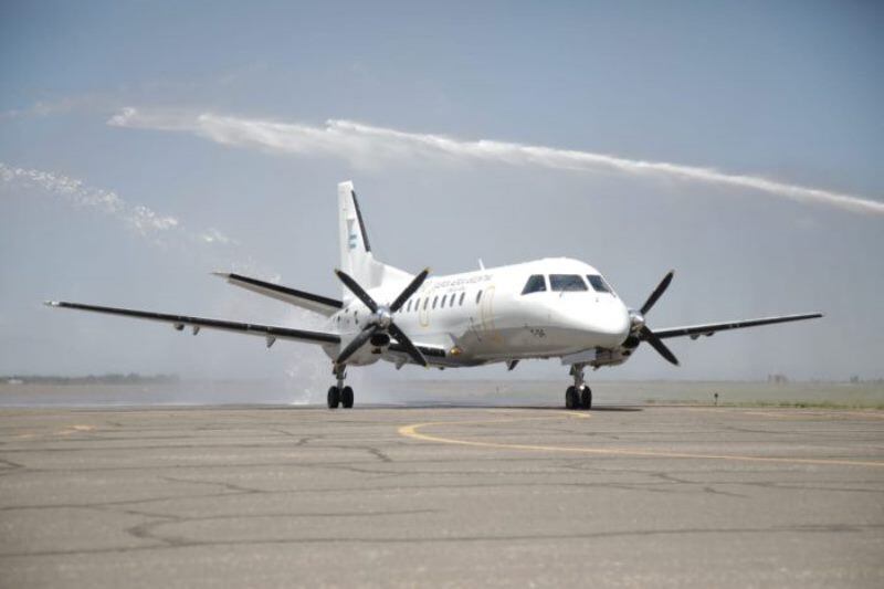 Una nave de LADE aterrizó por primera vez en el aeropueto de Malargüe.