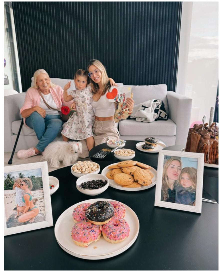 Jessica Cirio junto a su mamá y su hija.