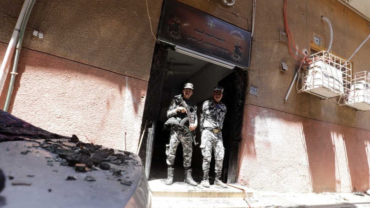 Tragedia en Egipto: al menos 41 muertos por un incendio en una iglesia