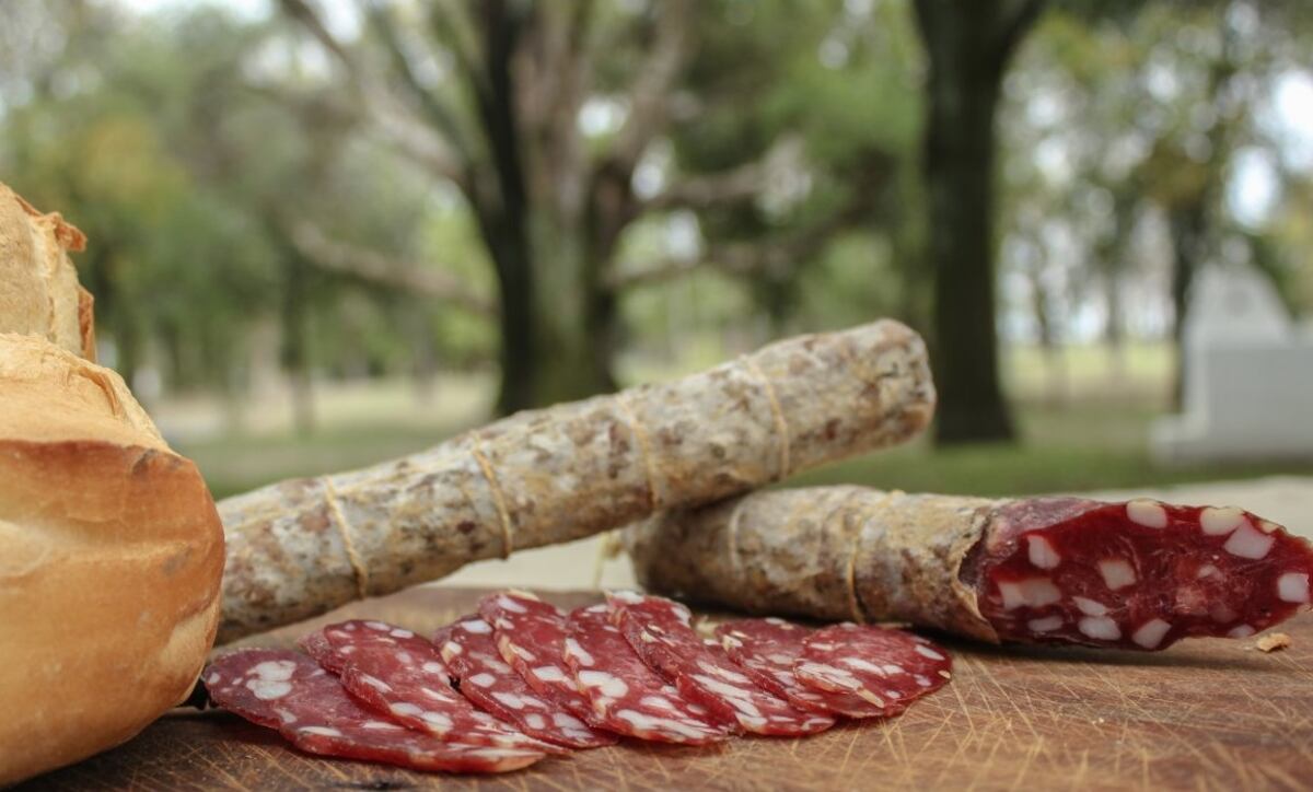 Cuál es el exclusivo parador de Córdoba que lanzó un innovador salame y prepara otro XL