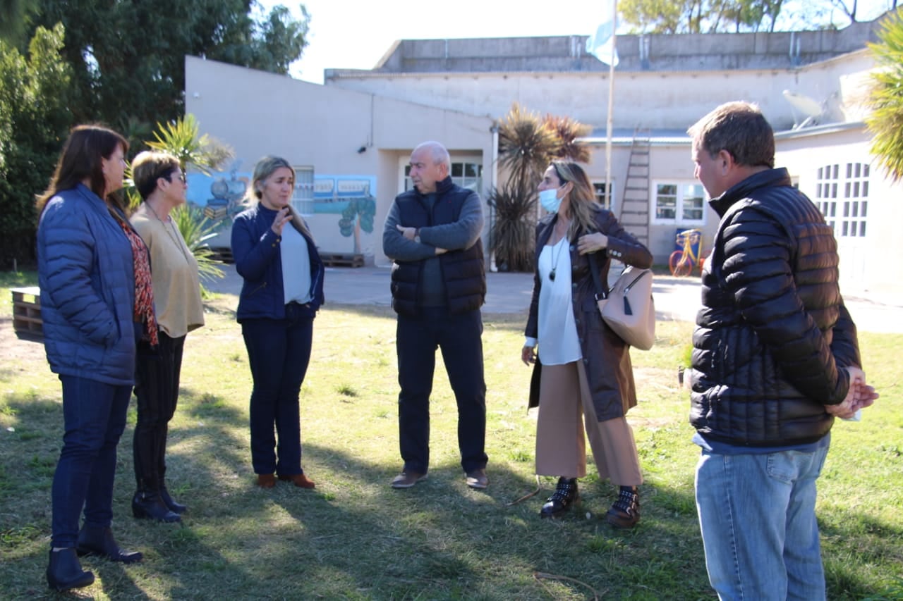 Aporte municipal a establecimientos educativos de Cascallares