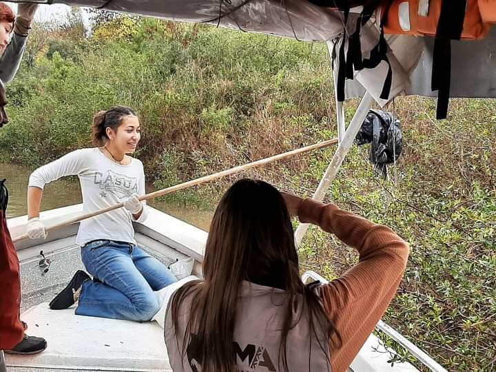 Instituciones, ciudadanos y municipio realizaron una jornada de limpieza comunitaria en las Costas del Río Gualeguaychú