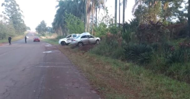 Chocó contra un árbol y falleció en el acto.