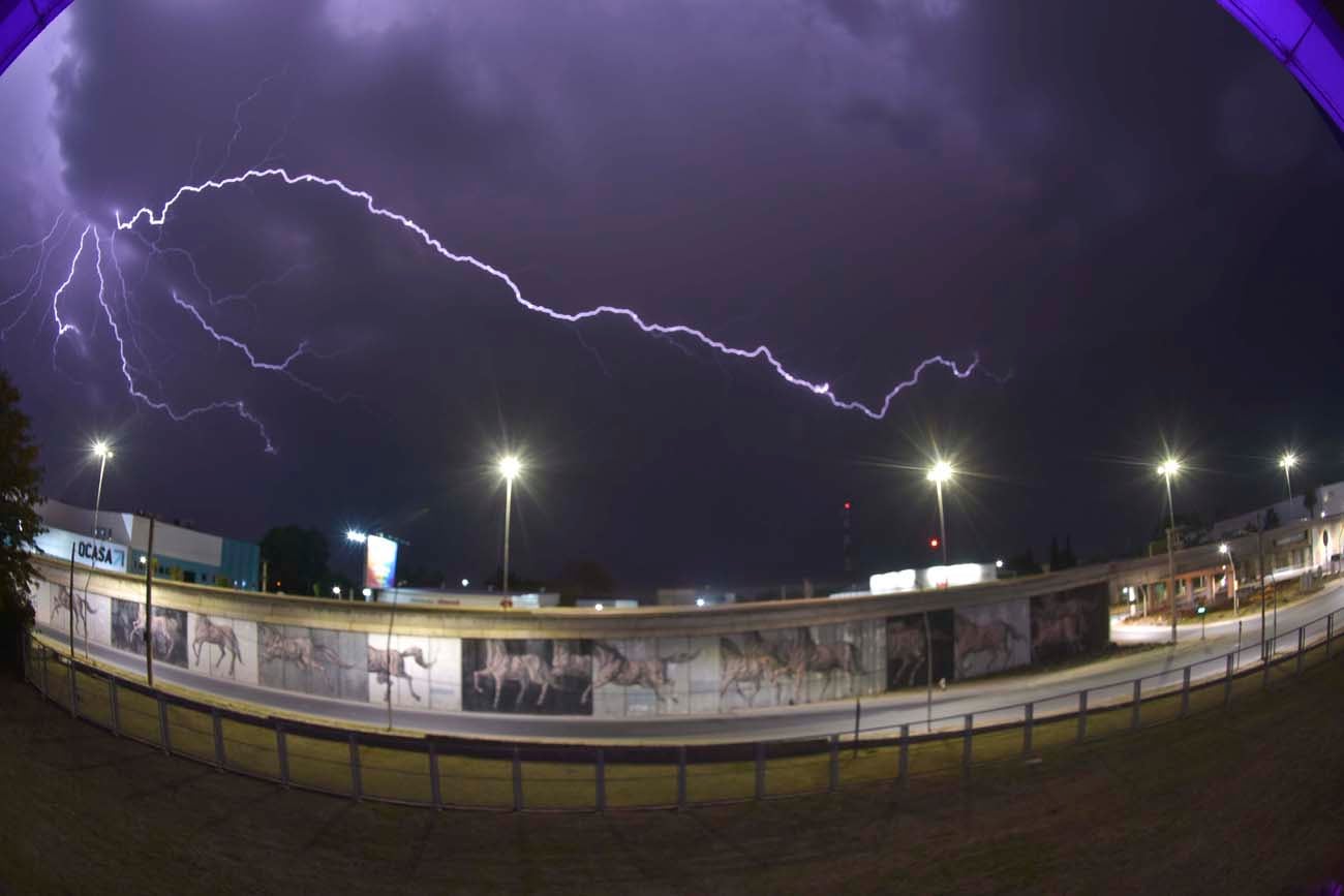 Tormenta electrica en la zona de los Boulevares (Facundo Luque / La Voz)