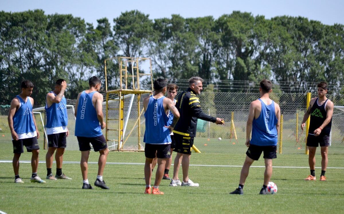 Santamarina de Tandil: altas y bajas en el equipo que busca no descender en la Primera Nacional en 2022