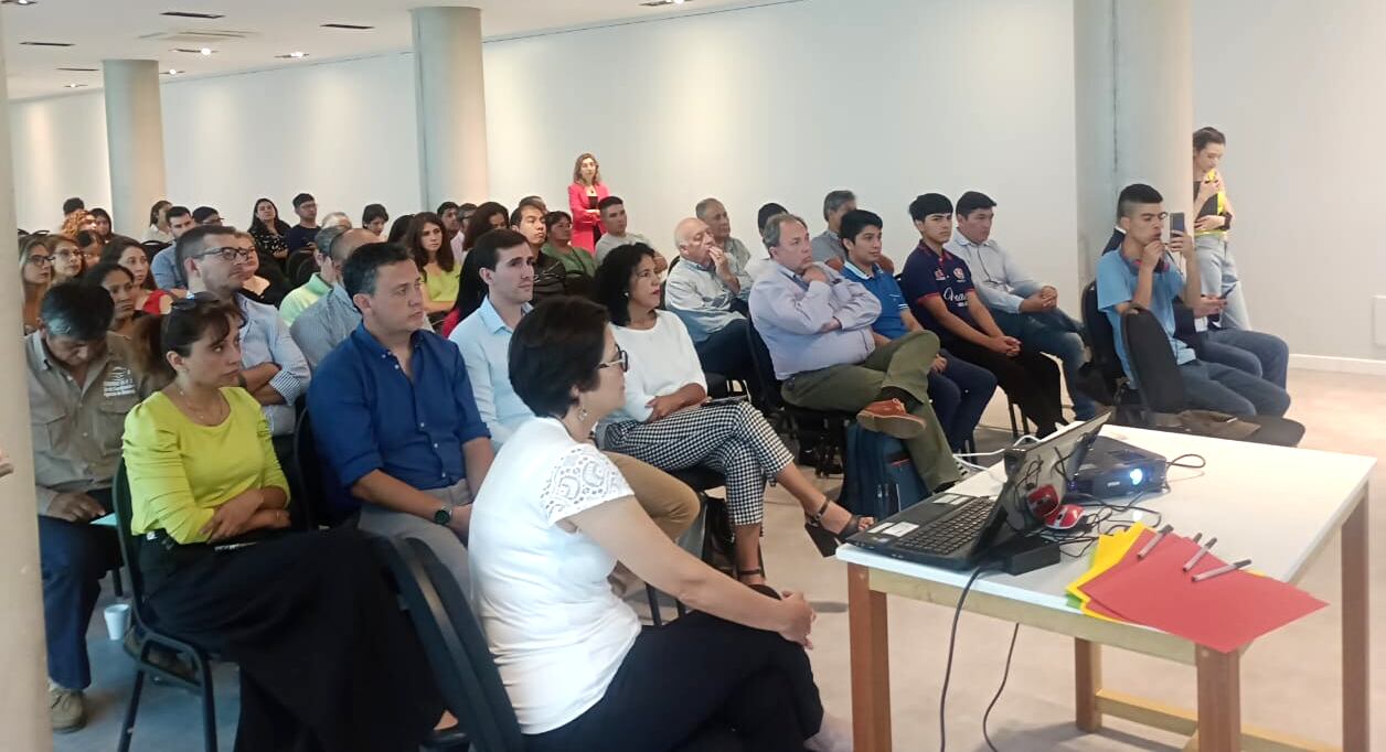 En el marco de una jornada empresarial realizada en el salón "Éxodo" del Cabildo de esta ciudad, la Cámara de Comercio Exterior de Jujuy anunció las "Primeras Rondas de Negocios del Corredor Bioceánico de Capricornio (CBC)".