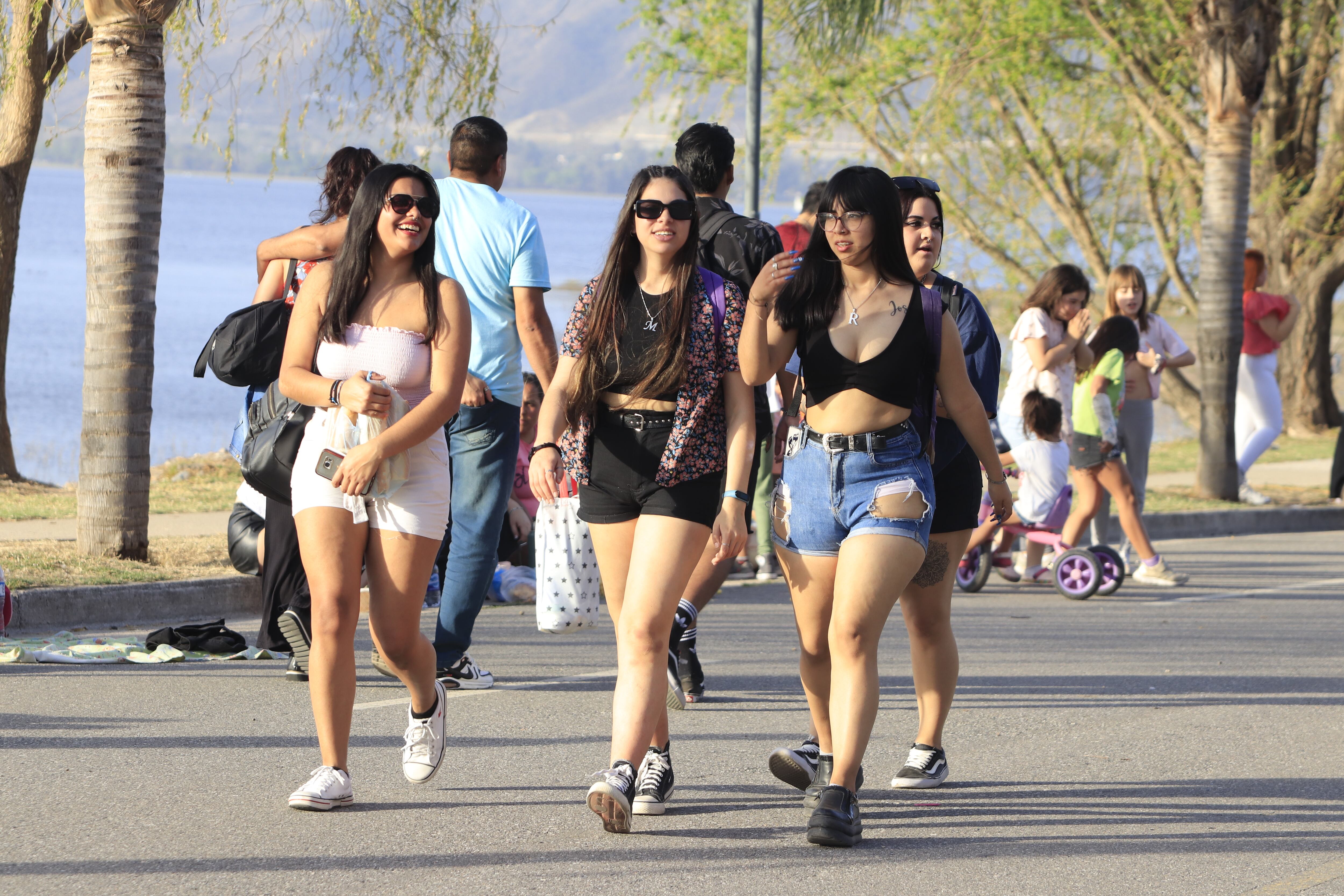 Festejo por el dia de la primavera y del estudiante en Carlos Paz. 21 septiembre 2023