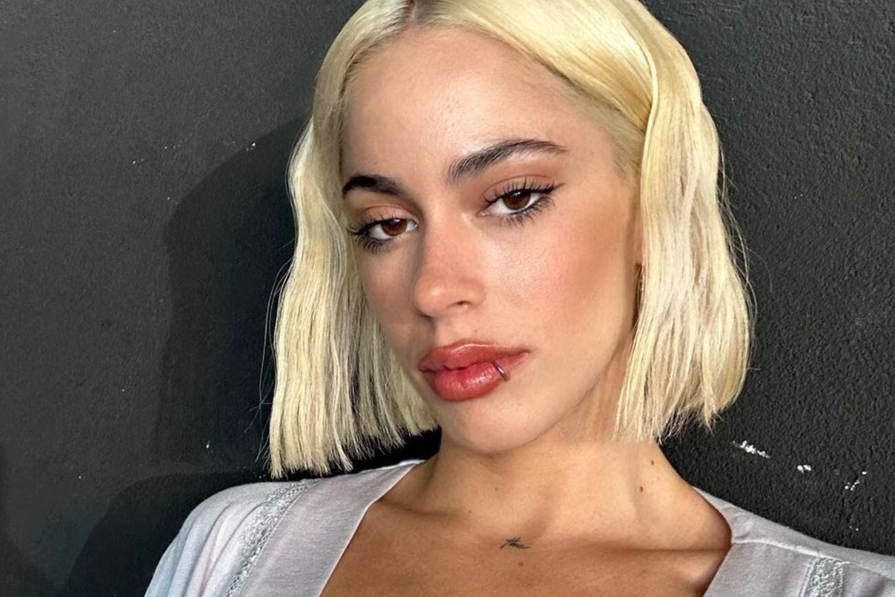 Tini conquista corazones con su nuevo look platinado