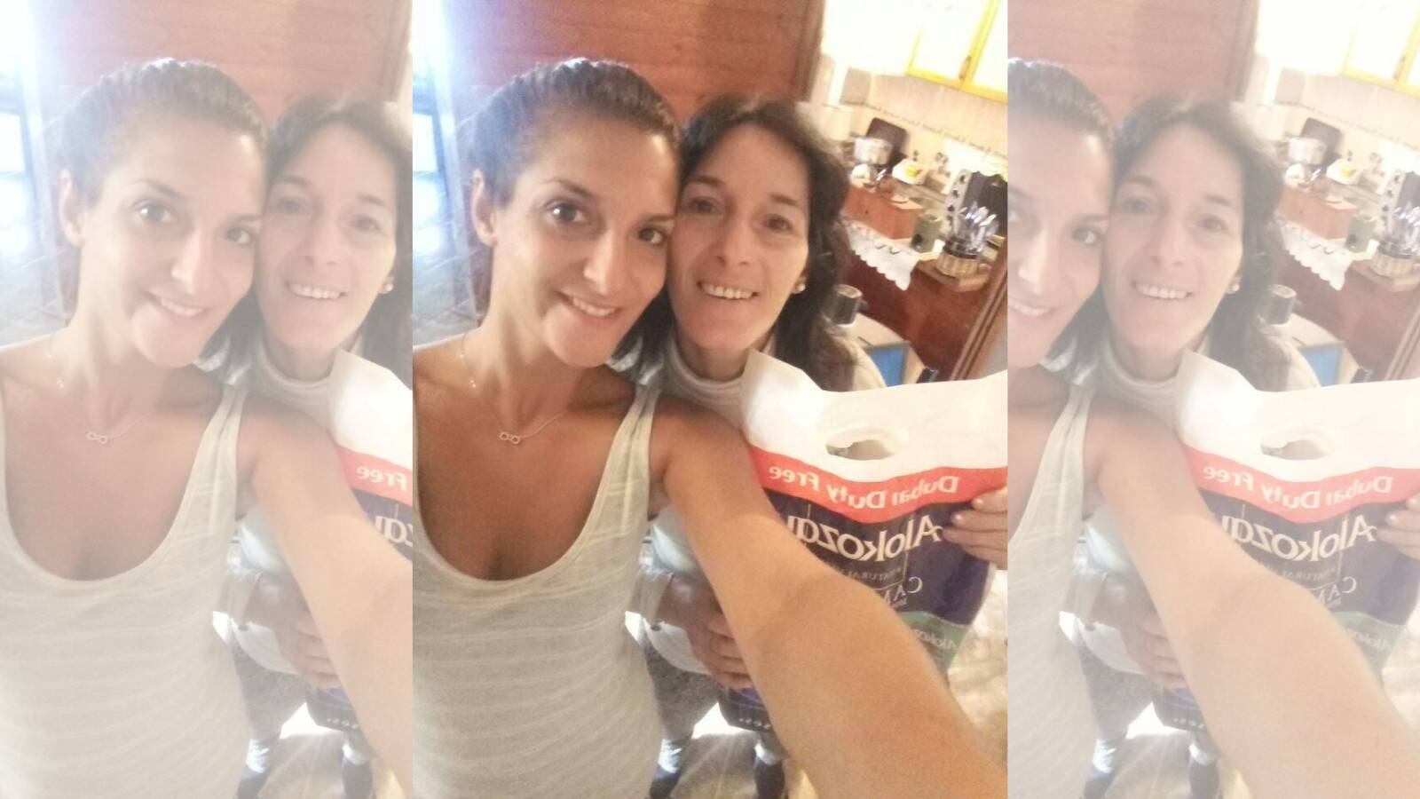 Virginia Ferreyra junto a su mamá Claudia, quién murió en medio de una balacera narco en Rosario.